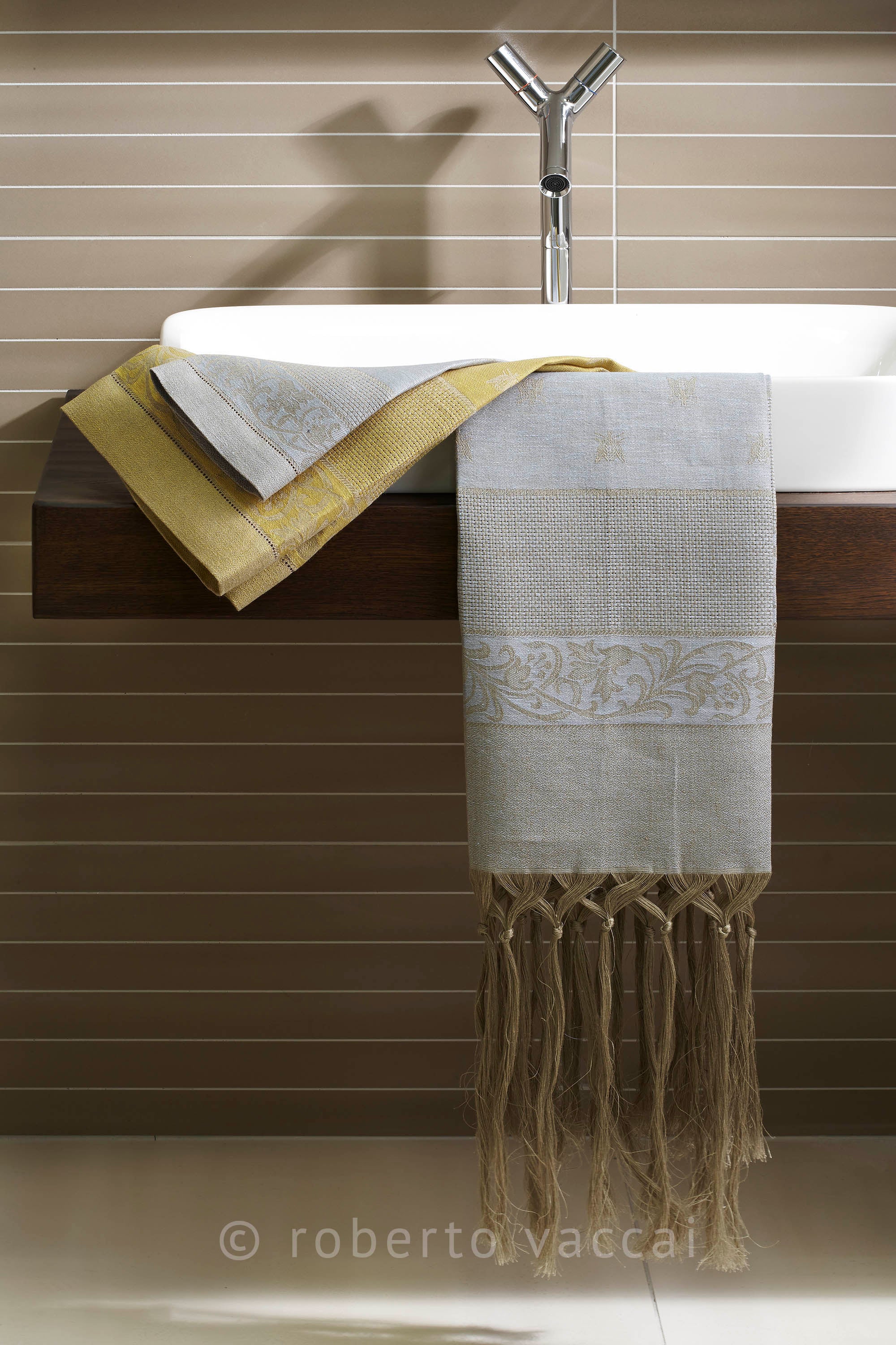 PAIR OF TOWELS BEES RUSTIC PURE LINEN